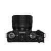 Fujifilm X-M5 Kamera mit 15-45mm Objektiv in Schwarz.